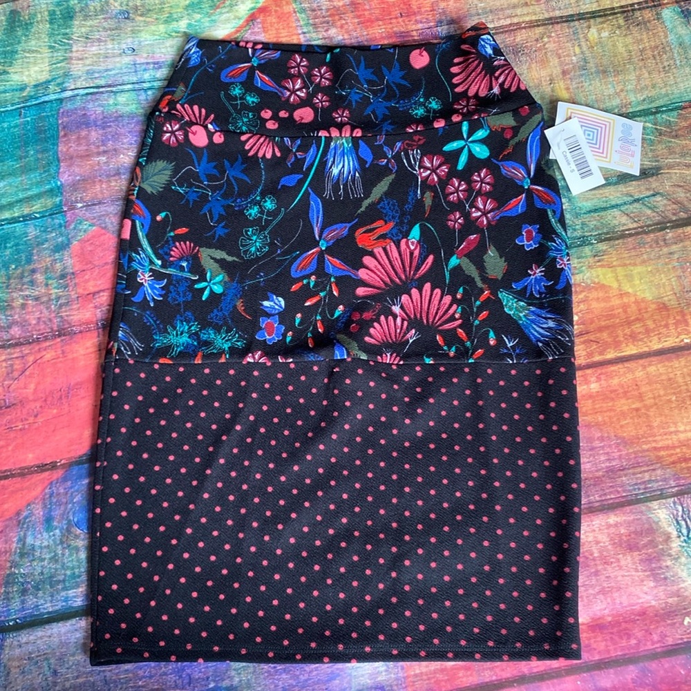 NWT stretchy “Cassie” pencil skirt size small